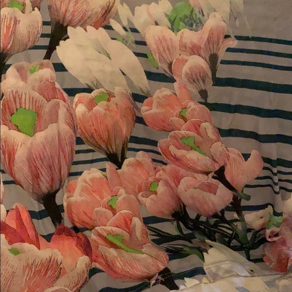 Dream Daily size S short sleeve top EUC - Picture 2 of 3